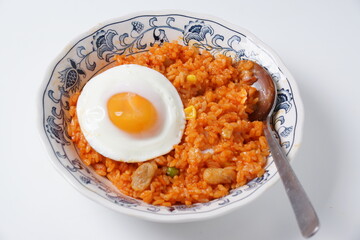 チキンライスと目玉焼き