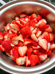 いちごジャムを作る工程