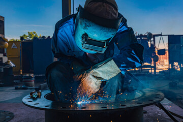 Welding of steels with Mig welding, flange nozzle welding