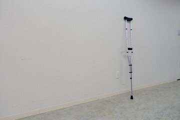 empty space crutch