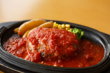 やなぎだ植物公園　レストラン花菖蒲の能登牛ハンバーグ