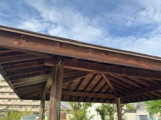 公園に設置された休憩用のステージ
