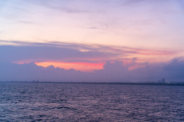 江の島の海と夕暮れの空