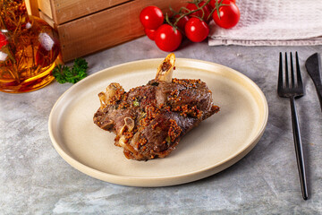 Baked lamb leg with spices