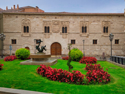 Los Momos Palace and Zorrilla square, Zamora city, Spain