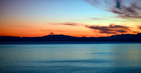 Fototapeta premium Der Messenische Golf bei Kalamata im Ionischen Meer (Peleppones, Griechenland)