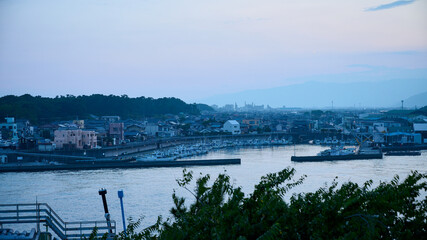 富士と港の見える公園の展望台から見た田子の浦