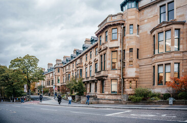 Naklejka premium University Avenue in Glasgow with Historic Buildings