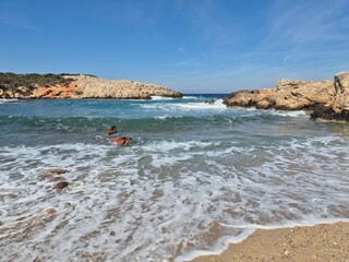 Plaża Limnionas - wyspa Kos - Grecja - piękna kamienista plaża  © Konrad