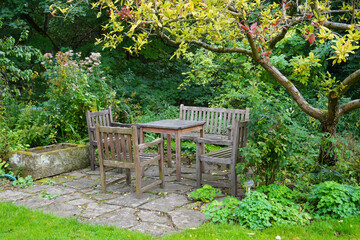 Gem&uuml;tliche Ecken zum Verweilen auf dem Klostergel&auml;nde vom kloster amelungsborn bei Stadtoldendorf im Landkreis Holzminden in Deutschland