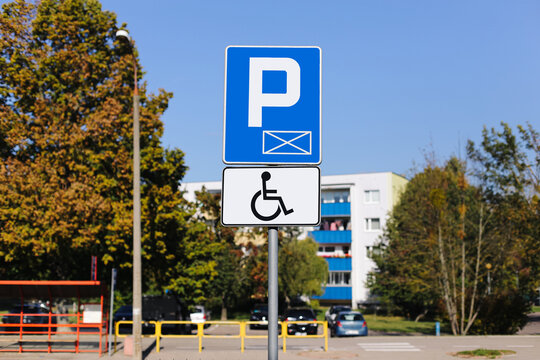 Handicap Parking Sign Images – Browse 25,915 Stock Photos, Vectors, and ...