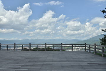 Obraz premium 青蓮院飛地 将軍塚青龍殿 大舞台(京都市山科区)