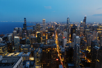 Fototapeta premium Aerial View of Chicago’s Iconic Cityscape