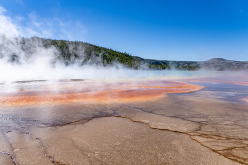 Grand Prismatic Spring, Midway Geyser Basin Trail. Yellowstone National Park , Wyoming. Hydrothermal System. hot-spring deposits. Extremophile. Yellowstone Plateau
