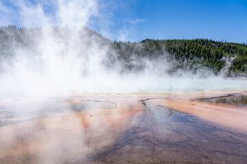 Grand Prismatic Spring, Midway Geyser Basin Trail. Yellowstone National Park , Wyoming. Hydrothermal System. hot-spring deposits. Extremophile. Yellowstone Plateau
