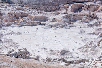 The Fountain Paint Pot is a mud pot located in Lower Geyser Basin in Yellowstone National Park. Hydrothermal System. Plateau Rhyolite - Central Plateau Member - Elephant Back flow
