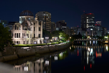 元安川と原爆ドームの夜景