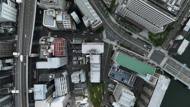 都市、道路、交通、空撮、真俯瞰、ドローン、社会、モビリティ、自動車、建設、ビル、物流、ロジスティクス、インフラ、産業、経済、高層ビル、ビル群、住宅、市街地、俯瞰、展望、パノラマ、ハイアングル、鳥瞰図、風景、景観、景色、上から見た、見下ろす、現代、都会、不動産、ゼネコン、デベロッパー、開発、日本、交差点、屋上、経営、真上、飛行、前進、進歩、マンション、テクノロジー、設計、街並み、60p