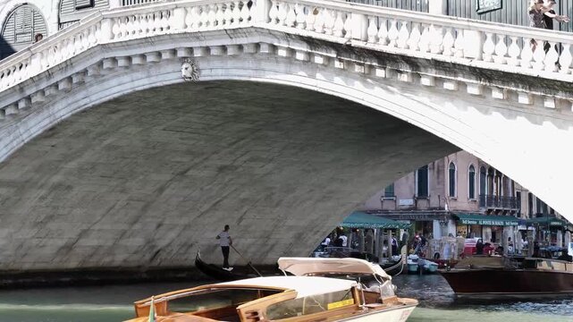 rialto bridge over grand canal in venice
