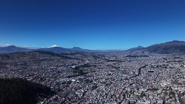 panecillo quito ecuador 