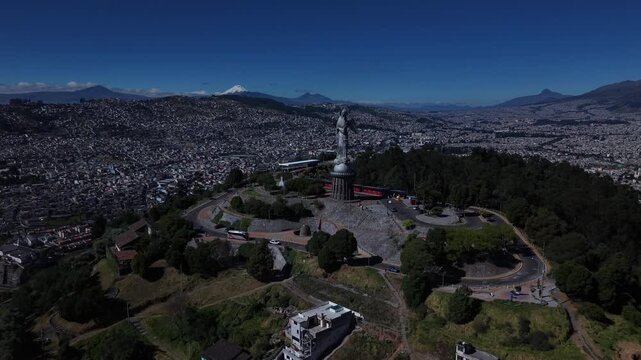 panecillo quito ecuador 