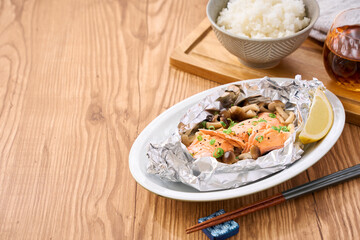 鮭のホイル焼き｜えのき・しめじを使った家庭料理
