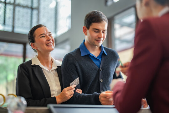 รูปภาพCheck-Out – เลือกดูภาพถ่ายสต็อก เวกเตอร์ และวิดีโอ5,502 | Adobe Stock