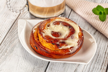 Glazed cinnabon swirl with icing