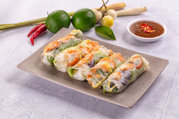 Vietnamese spring roll with prawn
