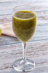 Sweet detox green kiwi smoothie