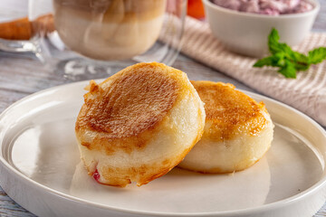 Fried homemade cottage cheese syrniki