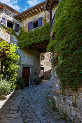 Castello di Montefioralle is a small village that forms part of the municipality of Greve in Chianti. A beautiful village, considered one of the most beautiful in Tuscany.
