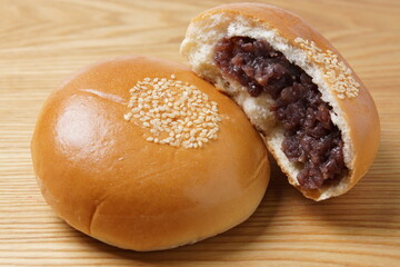 粒あんパン
