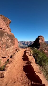 Hiking Along the Edge of a Butte (Grand Canyon National Park, Arizona, USA)