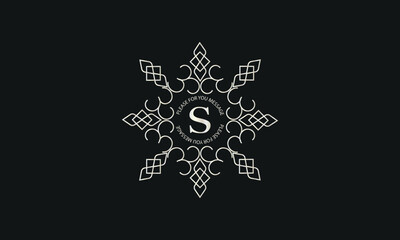A luxurious monogram logo template for badge design featuring a centered letter S. A trendy vintage frame illustration, perfect for a fashion boutique, store, or hotel brand.
