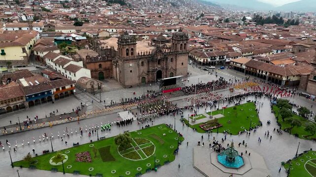 CUSCO ARMS SQUARE WITH WARACHICUY PARADE, PLAZA DE ARMAS DEL CUSCO
