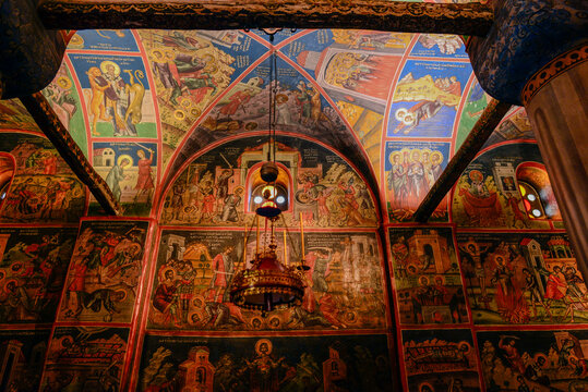 Innenansicht der Kirche im Kloster Meg&aacute;lo Met&eacute;oro in Meterora, Thessalien- Griechenland