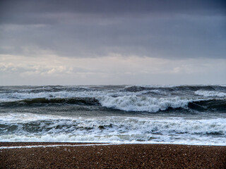 Mar del Norte con aguas bravas