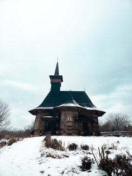 The Intercession of Virgin Mary Wooden Church from Hirișeni, Moldova - Wooden OrthodoxChurch 
Biserica de Lemn din Hirișeni &bdquo;Adormirea Maicii Domnului&rdquo;