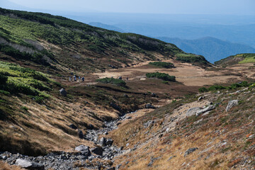 旭岳の山肌にある散策路