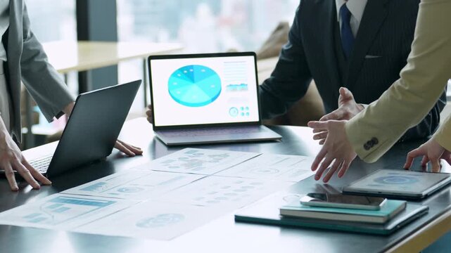 ビジネス　ミーティング　ブリーフィング　会議　会議室