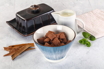 Dry sweet chocolate ceral flakes