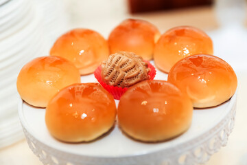 Ball-shaped bread
