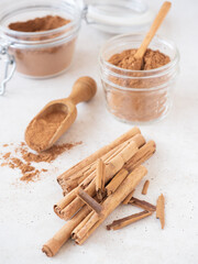 Ceylon cinnamon sticks with ground powder
