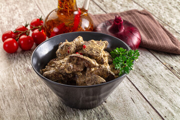 Stewed chicken liver with cream