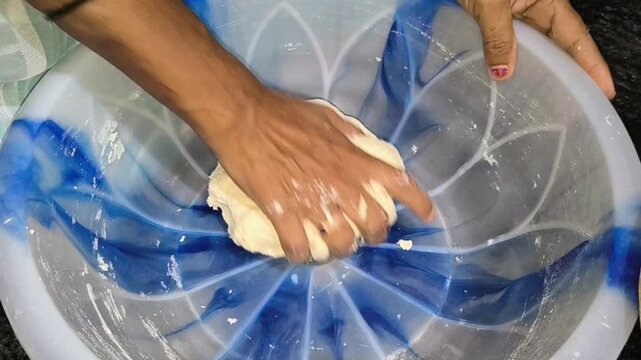 Discover the traditional Indian method of mixing flour for roti in this detailed cooking video. Perfect for beginners who want to master the basics of roti-making.