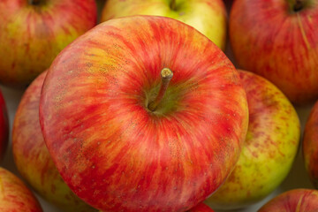apples in the market