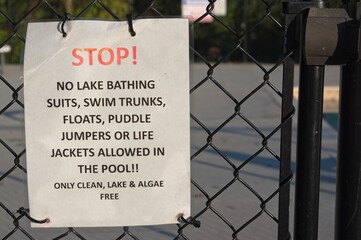 Warning sign for swimming pool