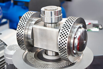 Mechanism of pellet press for granulating