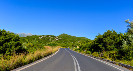 Provinzstra&szlig;e vor Kardamyli, Peleppones- Griechenland